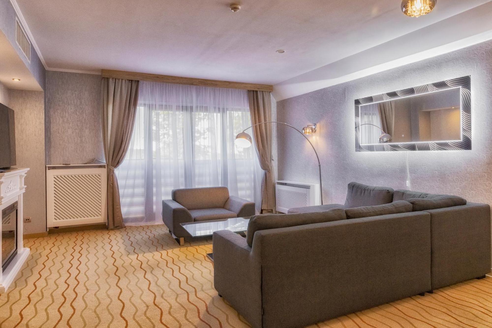 Malinowy Dwor Hotel Medical Spa Świeradów-Zdrój エクステリア 写真