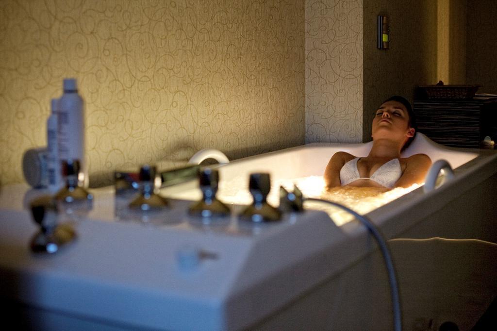 Malinowy Dwor Hotel Medical Spa Świeradów-Zdrój エクステリア 写真
