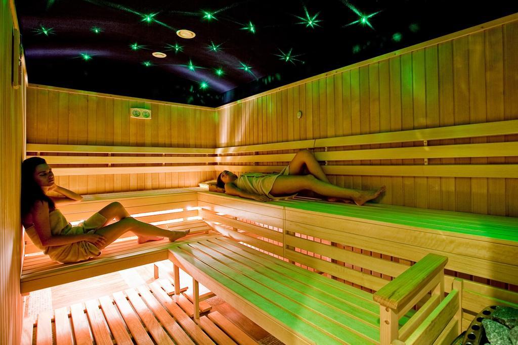 Malinowy Dwor Hotel Medical Spa Świeradów-Zdrój エクステリア 写真