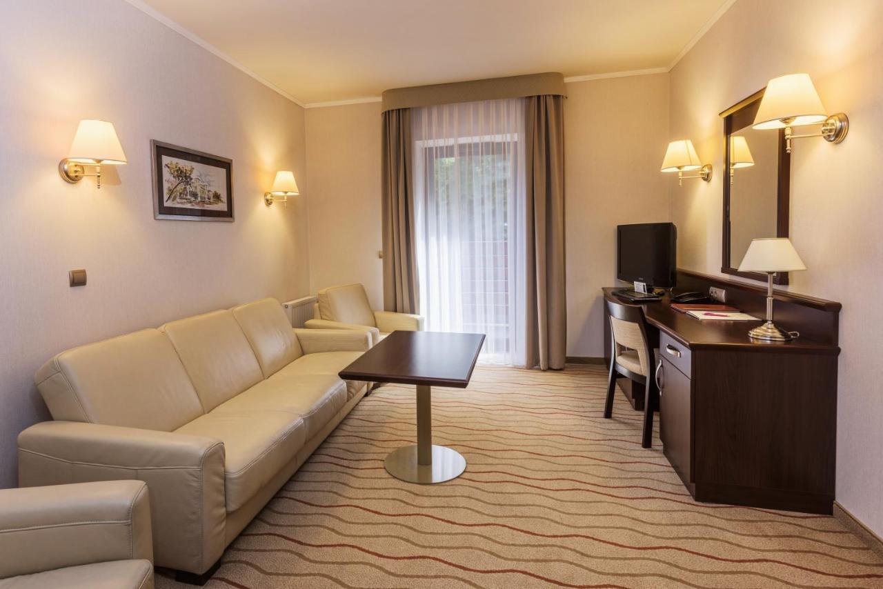 Malinowy Dwor Hotel Medical Spa Świeradów-Zdrój エクステリア 写真